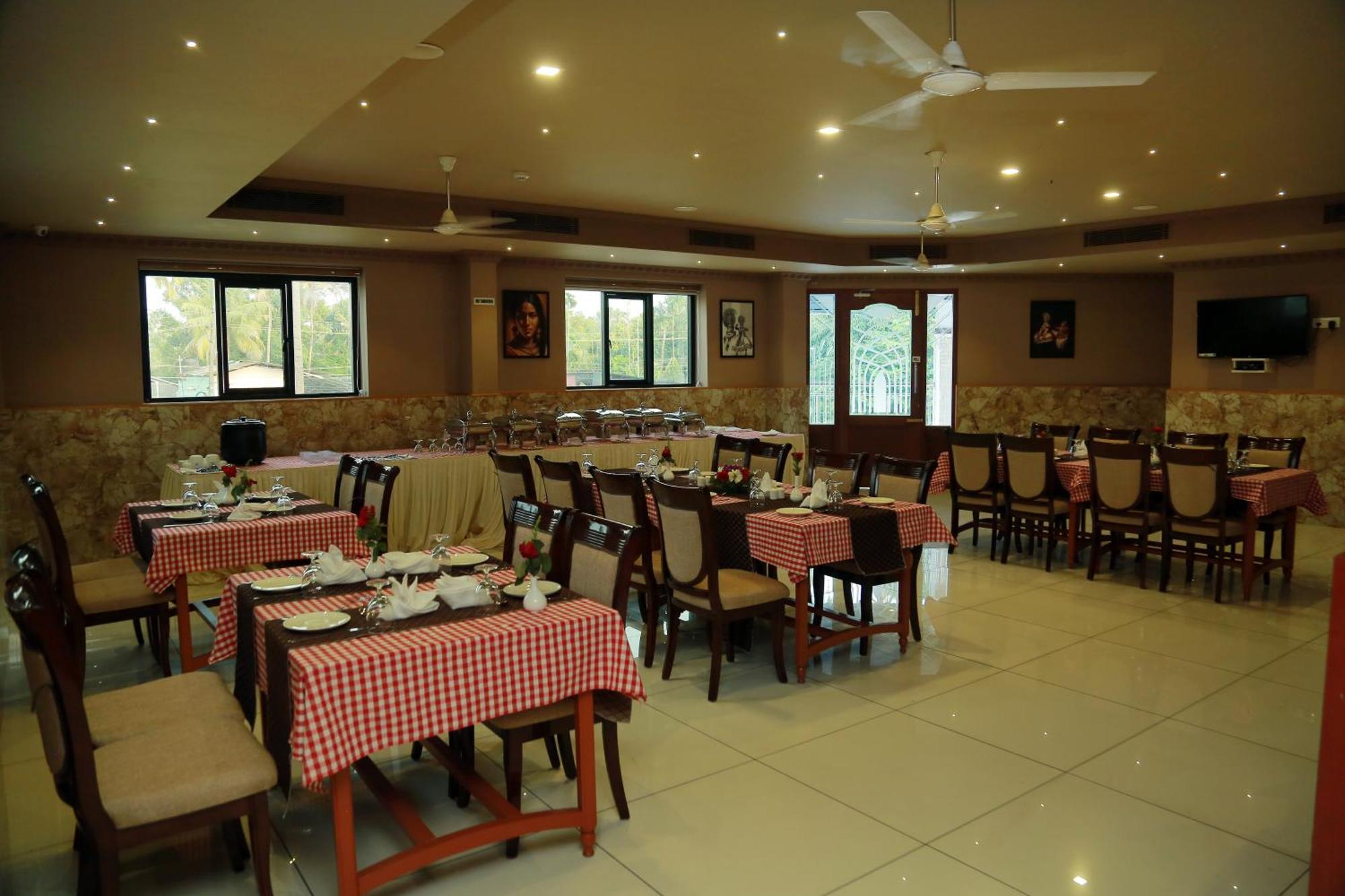 Hotel Savera Park Thrissur Exteriér fotografie